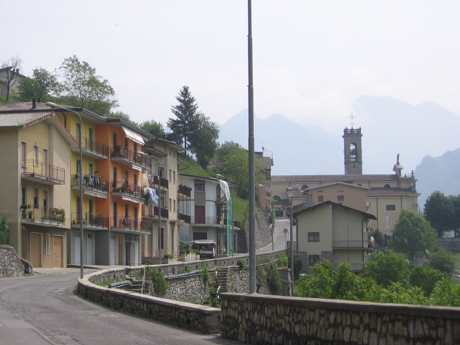 via Mons. Guerinoni a Gorno