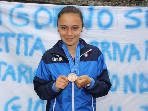 Anna con la medaglia di bronzo valseriananews