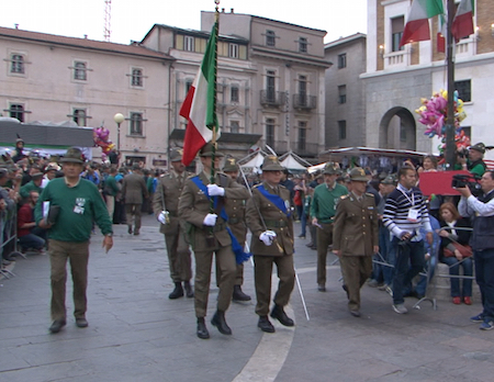 arrivo bandiera guerra