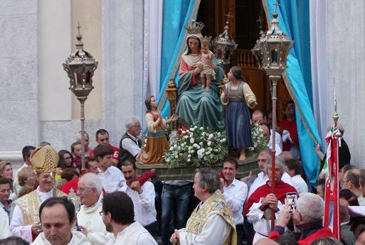 statua madonna grazie ardesio