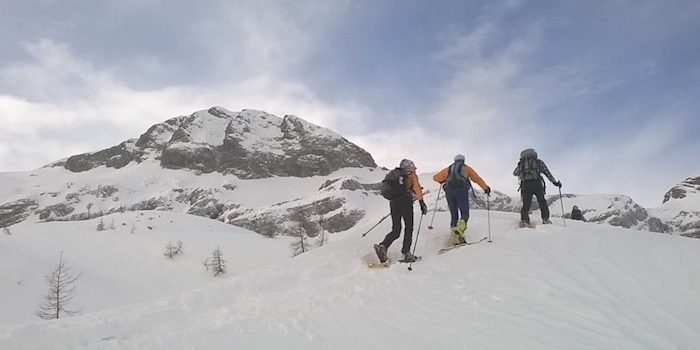 SUL MONTE FARNO SI CIASPOLA AL CHIARO DI LUNA SUL MONTE FARNO SI CIASPOLA AL CHIARO DI LUNA
