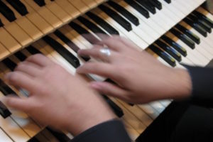 suonare-piano-organo