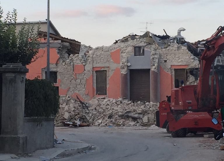 croceblu-anpas-terremoto-amatrice3