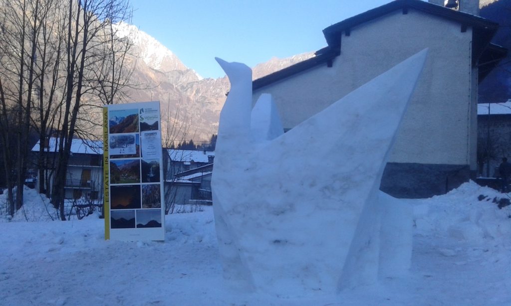 scultura-ghiaccio-valbondione-cigno