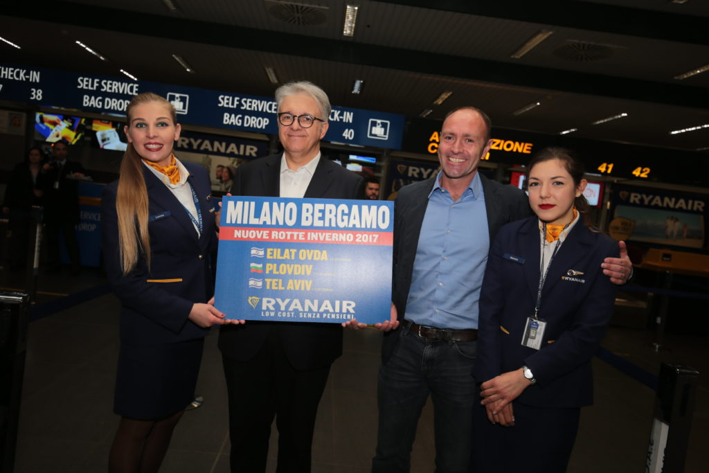 nella-foto-da-sinistra-emilio-bellingardi-direttore-generale-sacbo-e-kenny-jacobs-chief-marketing-officer-di-ryanairjpg