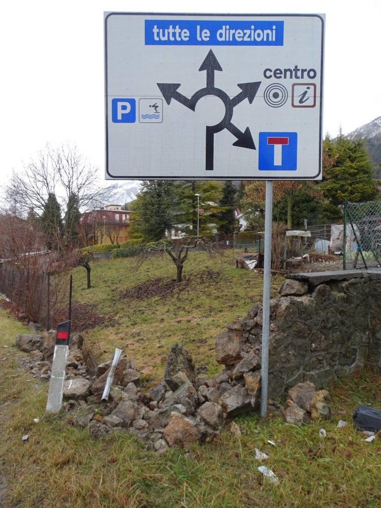 clusone-murettodistrutto