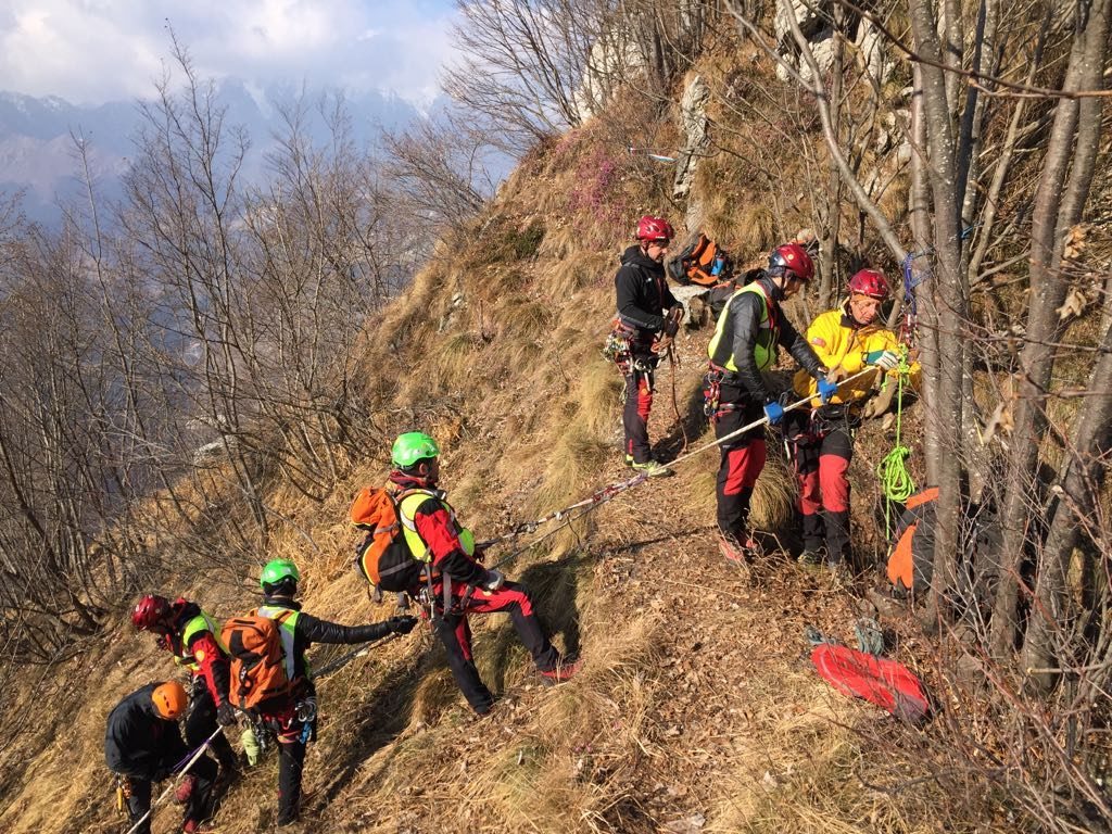 soccorso-alpino-recupero-ferito-bosco-esercitazione-pontenossa