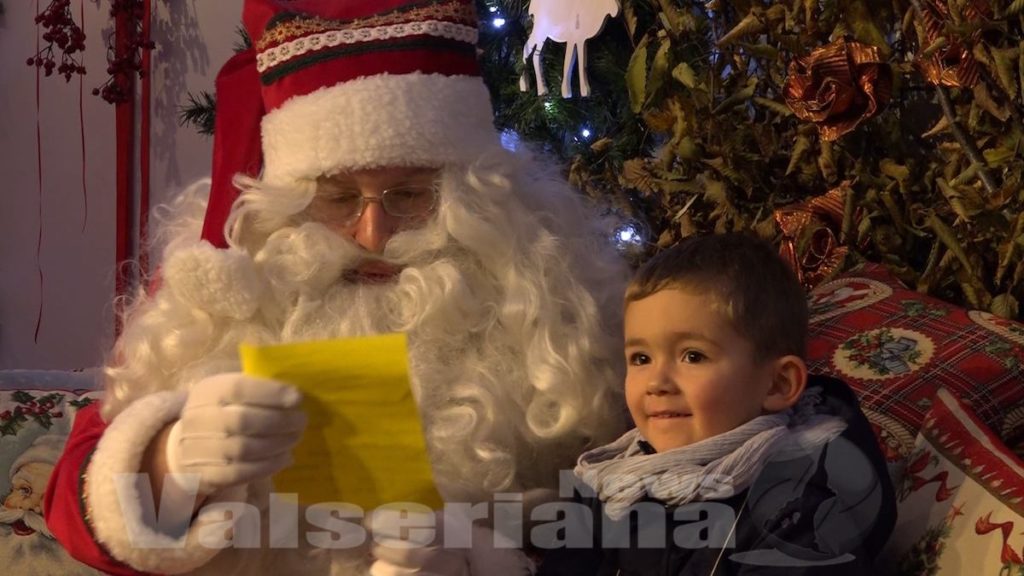 Video Di Babbo Natale.Addobbi Folletti E Laboratori Il Video Della Casa Bergamasca Di Babbo Natale A Lovere Valseriana News