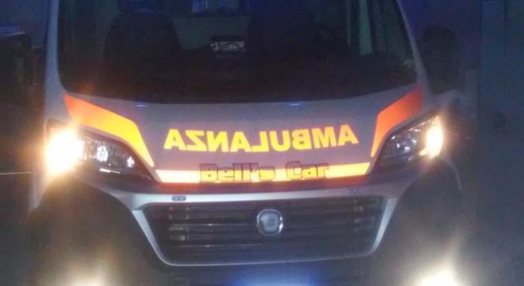 Auto fuori strada a Vertova e ribaltamento a Albino Auto fuori strada a Vertova e ribaltamento a Albino