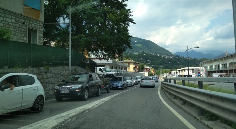 Incidente sulla provinciale a Parre, lunghe code Incidente sulla provinciale a Parre, lunghe code
