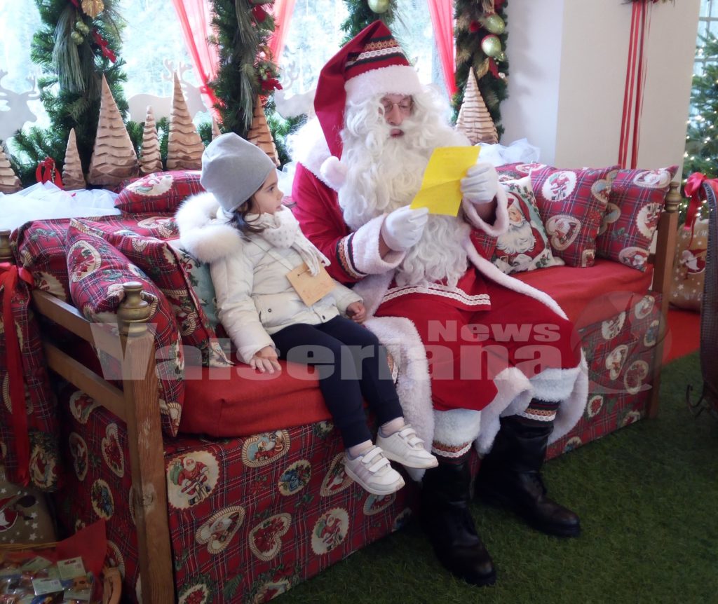 Babbo Natale E.Babbo Natale E A Gromo Ed E Gia Un Successo Video Valseriana News