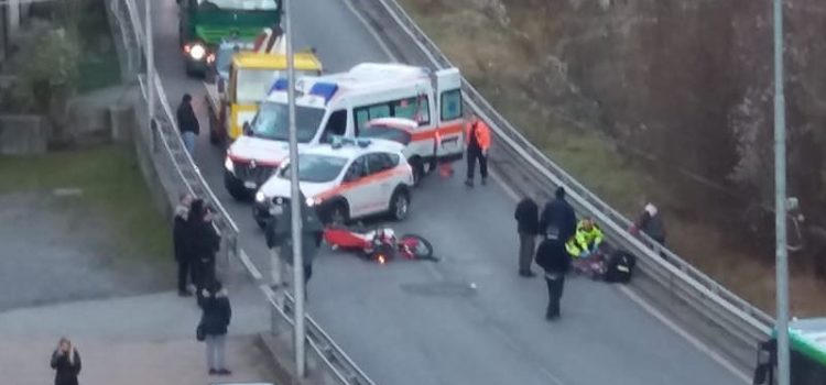 Incidente auto moto a Ponte Nossa, ferito 45enne Incidente auto moto a Ponte Nossa, ferito 45enne