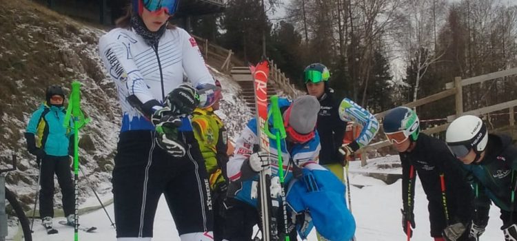 Sci: Petra Vlhova a Selvino per la preparazione dei mondiali Sci: Petra Vlhova a Selvino per la preparazione dei mondiali