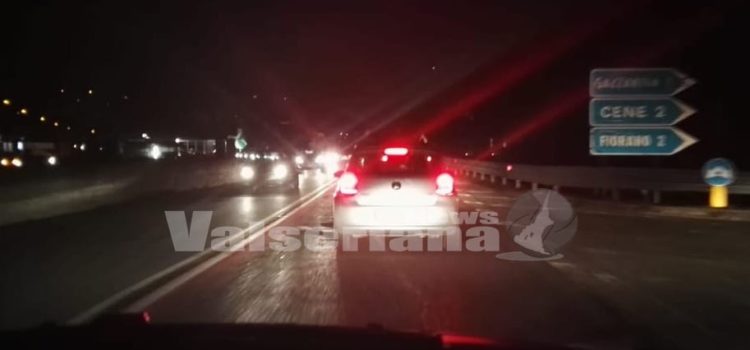Traffico congestionato e nuovi cantieri lungo la provinciale, il malcontento degli automobilisti Traffico congestionato e nuovi cantieri lungo la provinciale, il malcontento degli automobilisti
