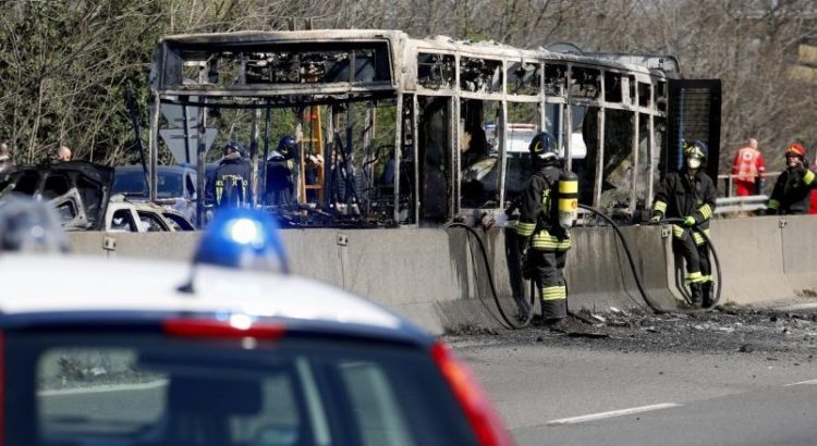 Pullman in fiamme, l’autista aveva lavorato in bergamasca Pullman in fiamme, l’autista aveva lavorato in bergamasca