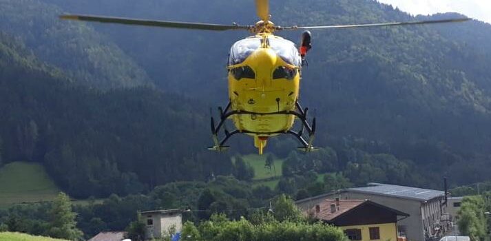 Gandino: sbaglia l’atterraggio con il parapendio, ferito 74enne Gandino: sbaglia l’atterraggio con il parapendio, ferito 74enne