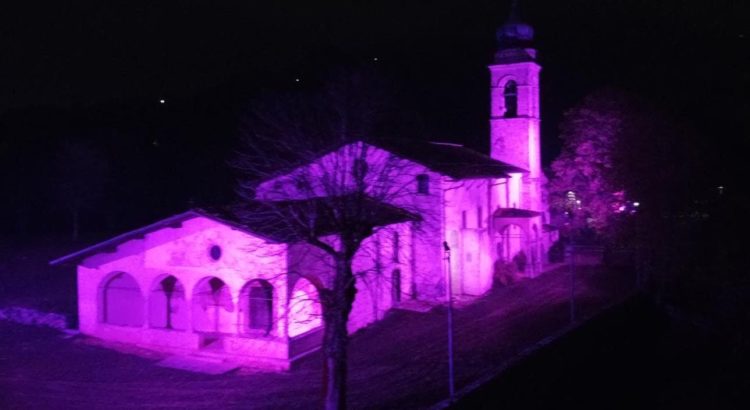 Lotta al tumore al pancreas, la Trinità di Casnigo si tinge di viola Lotta al tumore al pancreas, la Trinità di Casnigo si tinge di viola