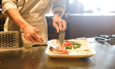 Chef al lavoro al ristorante