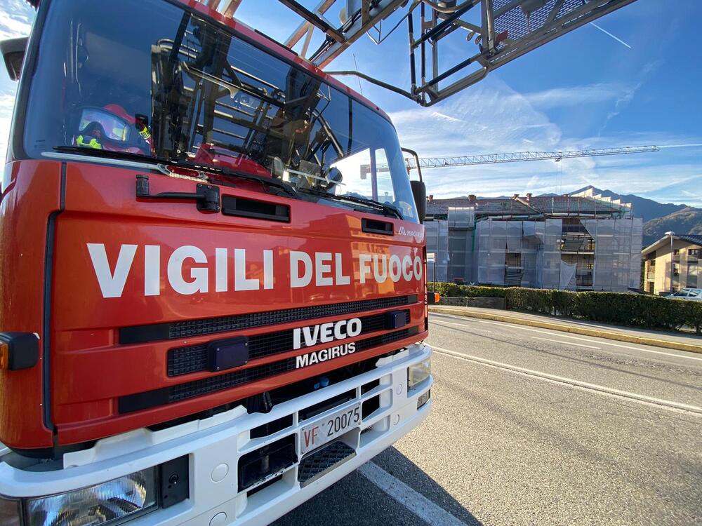 vigili del fuoco autoscala (credit valseriana news)