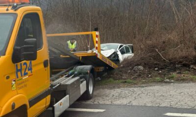 Auto fuori strada sulla Statale 671 a Casnigo