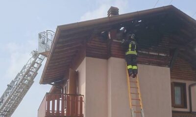 Incendio tetto a Selvino, intervento dei Vigili del Fuoco