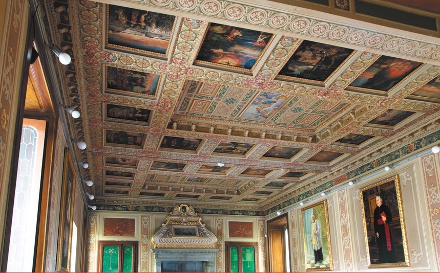 Salone Maconi casa parrocchiale Gandino