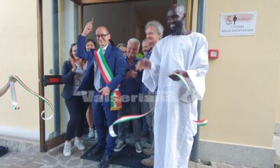 taglio del nastro casa associazioni albino