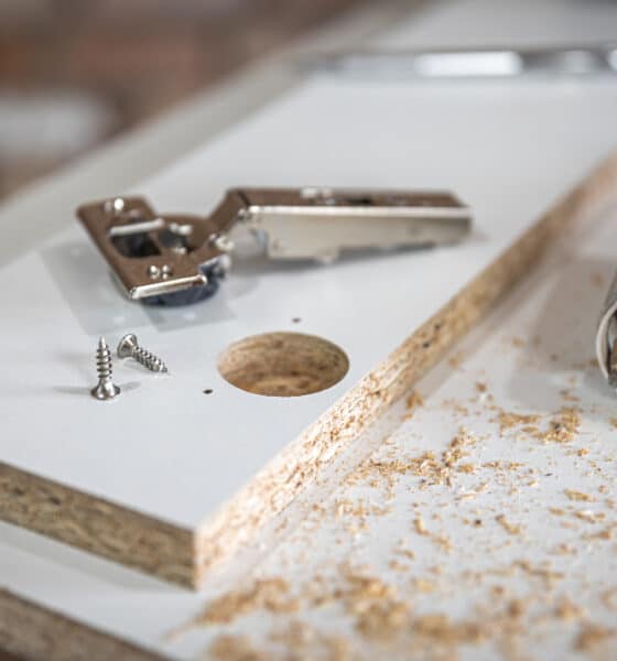 Fase di lavorazione del mobile