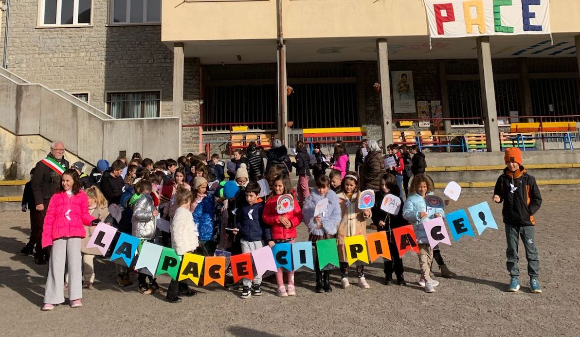 marcia pace scuola gorno