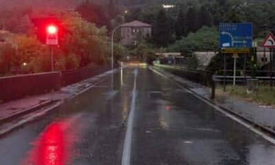 albino ponte chiuso fiume serio in piena