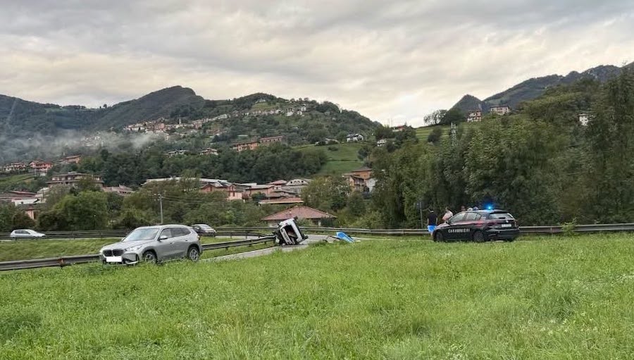auto ribaltata casnigo
