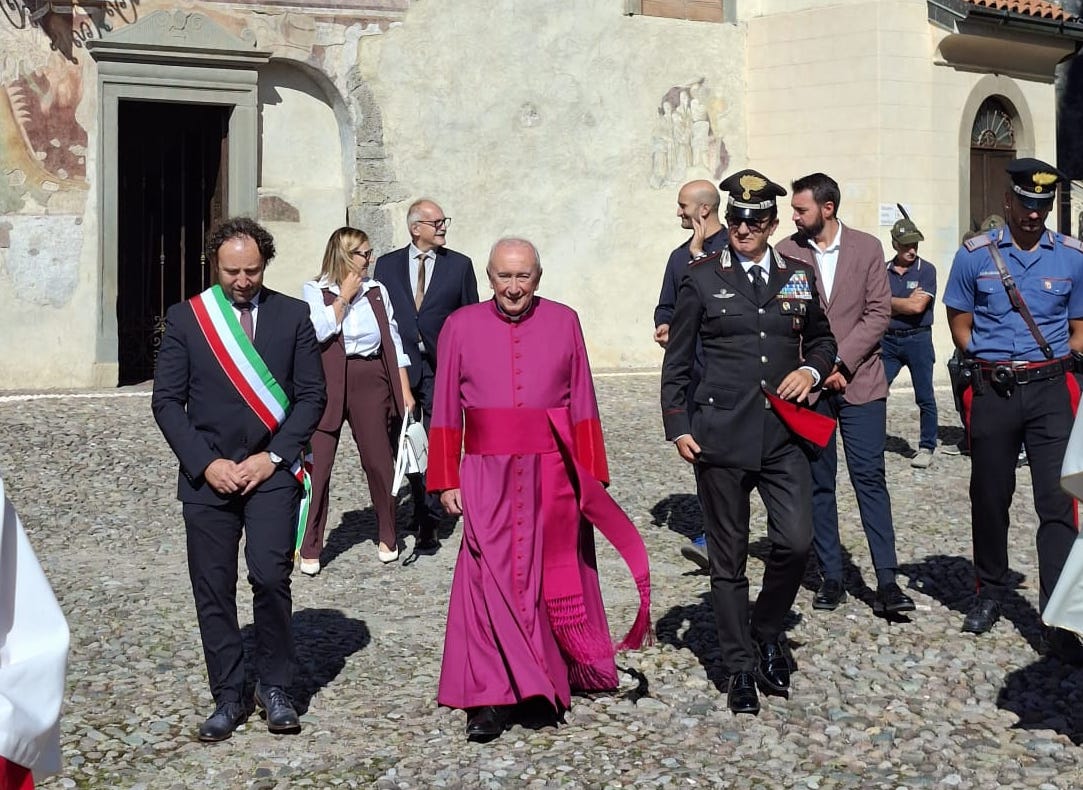 monsignor borlini saluto clusone